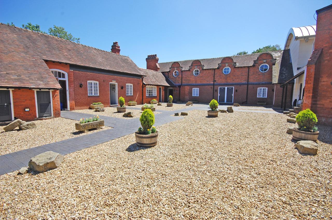The Mount Country Manor Hotel & Golf Wolverhampton Exteriör bild